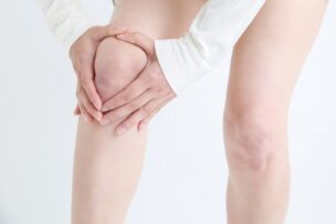 膝痛が若い人に広がっている原因と対策を加古川市の整骨院が解説