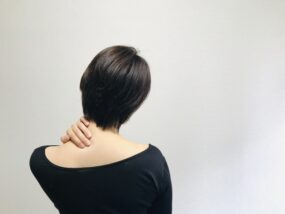 斜角筋がガチガチになる原因と解消方法を加古川市の整骨院が解説